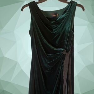 Absolutely Stunning Emeral Green Velvet Sheath Dress Perfect Holiday Dress!!